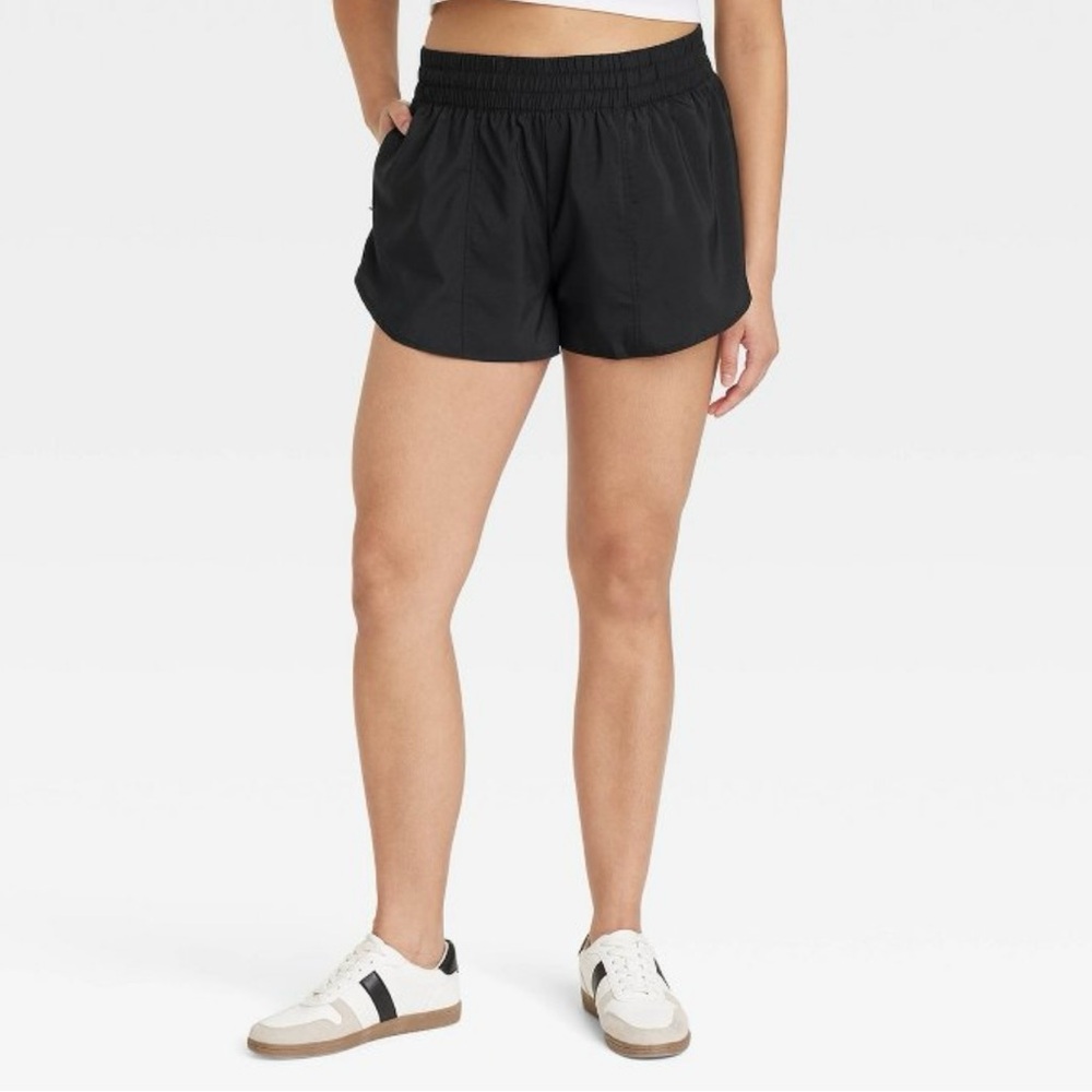 All In Motion | Woven Mid-Rise Run Short | Black | XS